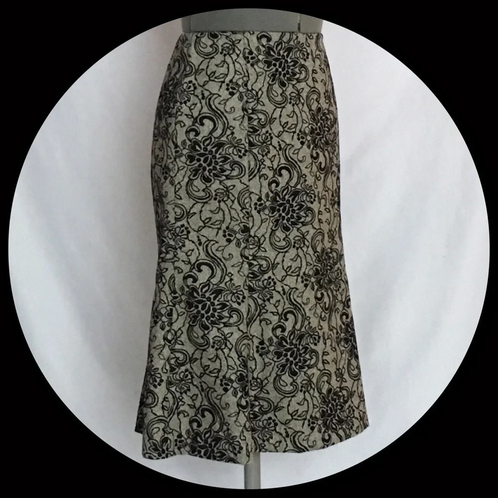𝅺LOFT. Floral Brocade Skirt💕 Size 6P